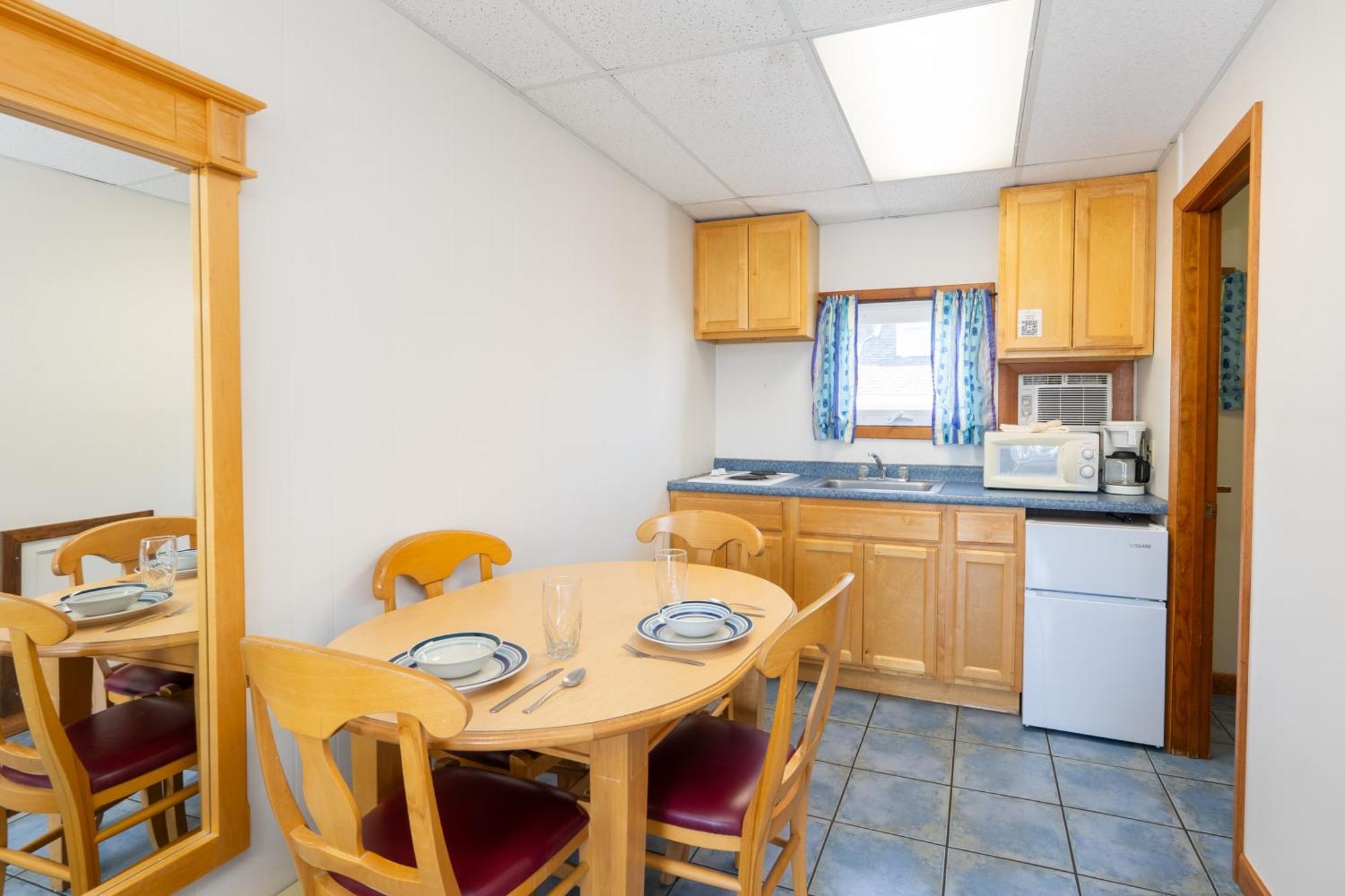Kebek 3 Oceanside Motel โอลด์ออร์ชาร์ดบีช ภายนอก รูปภาพ
